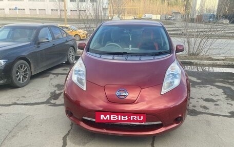 Nissan Leaf I, 2011 год, 690 000 рублей, 2 фотография