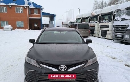 Toyota Camry, 2023 год, 3 274 000 рублей, 2 фотография