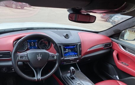 Maserati Levante I, 2017 год, 4 239 000 рублей, 23 фотография