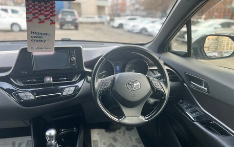 Toyota C-HR I рестайлинг, 2017 год, 2 150 000 рублей, 10 фотография