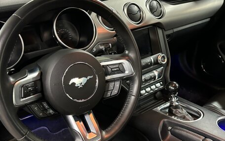 Ford Mustang VI рестайлинг, 2021 год, 4 400 000 рублей, 24 фотография