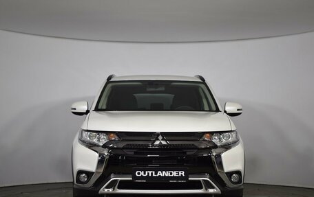 Mitsubishi Outlander III рестайлинг 3, 2022 год, 3 450 000 рублей, 2 фотография