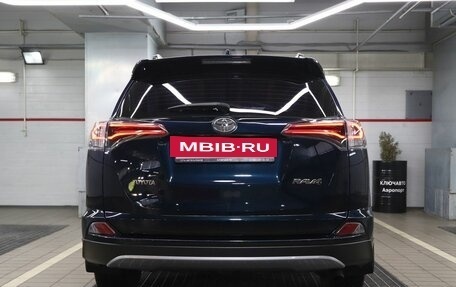 Toyota RAV4, 2018 год, 2 570 000 рублей, 4 фотография