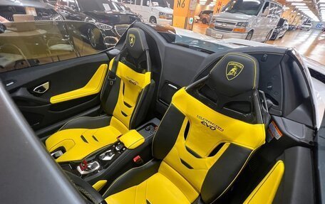 Lamborghini Huracán, 2021 год, 26 380 000 рублей, 13 фотография