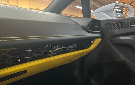 Lamborghini Huracán, 2021 год, 26 380 000 рублей, 16 фотография