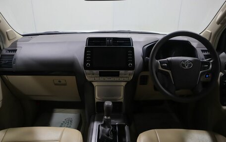 Toyota Land Cruiser Prado 150 рестайлинг 2, 2020 год, 5 380 000 рублей, 15 фотография