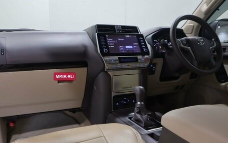 Toyota Land Cruiser Prado 150 рестайлинг 2, 2020 год, 5 380 000 рублей, 17 фотография