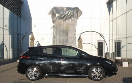 Nissan Leaf II, 2017 год, 1 470 000 рублей, 4 фотография