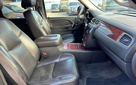 Chevrolet Tahoe III, 2011 год, 1 529 000 рублей, 12 фотография