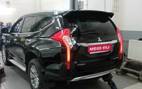 Mitsubishi Pajero Sport III рестайлинг, 2017 год, 3 301 000 рублей, 4 фотография