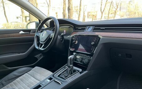 Volkswagen Passat B8 рестайлинг, 2017 год, 2 298 000 рублей, 14 фотография