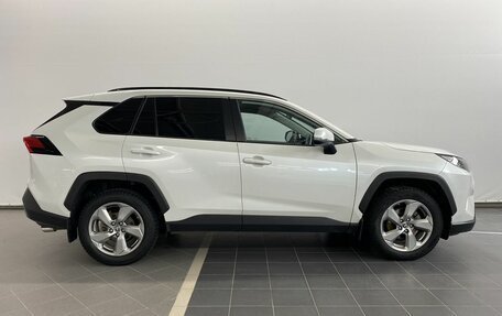 Toyota RAV4, 2021 год, 3 799 000 рублей, 6 фотография