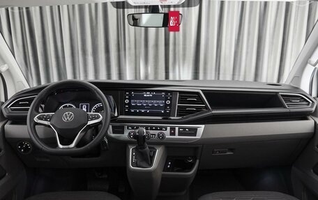 Volkswagen Caravelle T6 рестайлинг, 2023 год, 7 499 000 рублей, 6 фотография