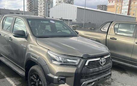 Toyota Hilux VIII, 2023 год, 7 800 000 рублей, 2 фотография