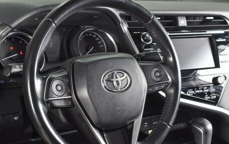 Toyota Camry, 2019 год, 3 029 000 рублей, 10 фотография