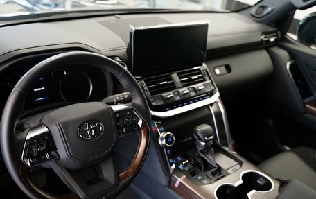 Toyota Land Cruiser, 2022 год, 13 700 000 рублей, 9 фотография