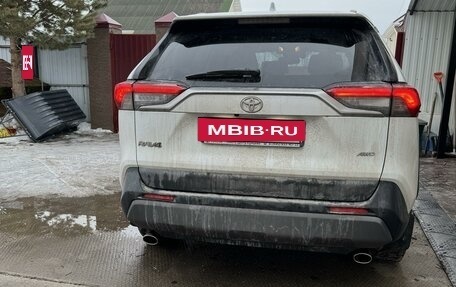 Toyota RAV4, 2020 год, 4 200 000 рублей, 4 фотография