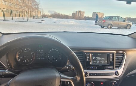 Hyundai Solaris II рестайлинг, 2018 год, 1 385 000 рублей, 14 фотография