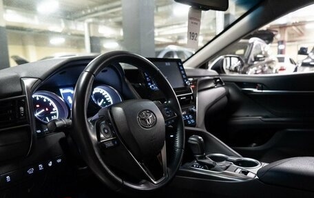 Toyota Camry, 2021 год, 3 600 000 рублей, 5 фотография