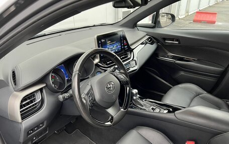 Toyota C-HR I рестайлинг, 2019 год, 2 945 000 рублей, 17 фотография