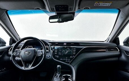 Toyota Camry, 2020 год, 3 450 000 рублей, 12 фотография