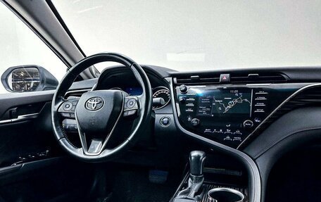Toyota Camry, 2020 год, 3 450 000 рублей, 29 фотография