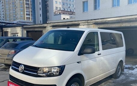 Volkswagen Multivan T6 рестайлинг, 2018 год, 4 500 000 рублей, 5 фотография