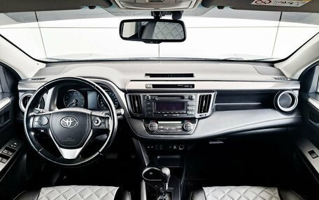 Toyota RAV4, 2018 год, 3 139 000 рублей, 14 фотография