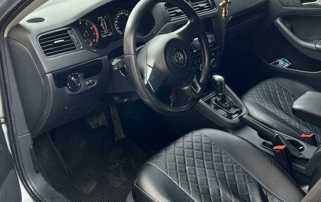 Volkswagen Jetta VI, 2012 год, 980 000 рублей, 11 фотография