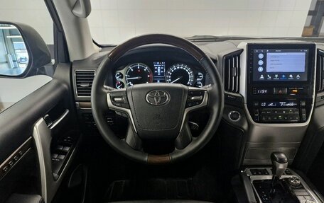 Toyota Land Cruiser 200, 2019 год, 9 300 000 рублей, 7 фотография