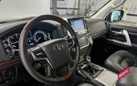 Toyota Land Cruiser 200, 2019 год, 9 300 000 рублей, 15 фотография