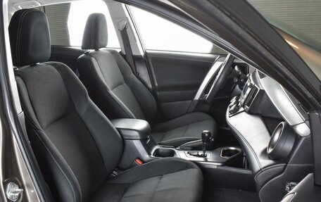 Toyota RAV4, 2017 год, 2 489 000 рублей, 8 фотография