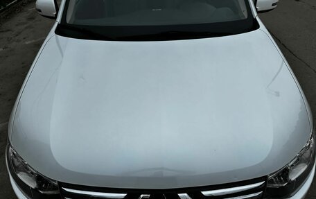 Mitsubishi Outlander III рестайлинг 3, 2013 год, 1 690 000 рублей, 10 фотография