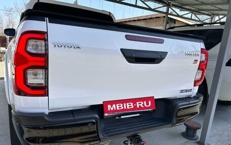 Toyota Hilux VIII, 2022 год, 4 680 000 рублей, 5 фотография