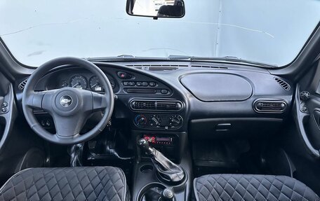 Chevrolet Niva I рестайлинг, 2017 год, 880 000 рублей, 15 фотография