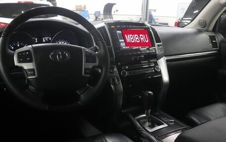 Toyota Land Cruiser 200, 2013 год, 4 208 000 рублей, 10 фотография