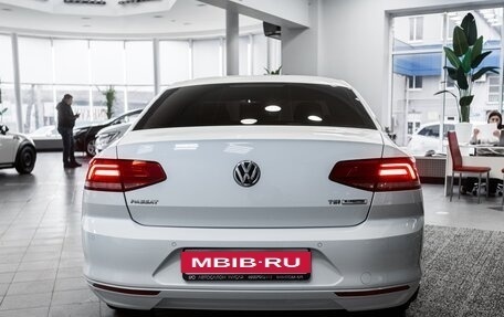 Volkswagen Passat B8 рестайлинг, 2016 год, 1 699 000 рублей, 5 фотография