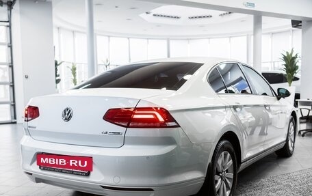 Volkswagen Passat B8 рестайлинг, 2016 год, 1 699 000 рублей, 8 фотография