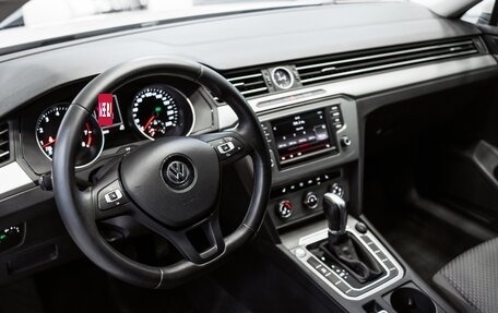 Volkswagen Passat B8 рестайлинг, 2016 год, 1 699 000 рублей, 23 фотография