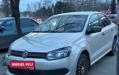Volkswagen Polo VI (EU Market), 2011 год, 680 000 рублей, 3 фотография
