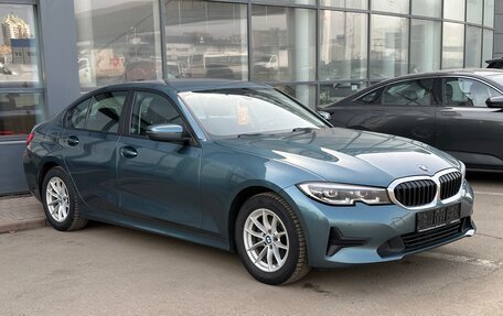 BMW 3 серия, 2019 год, 3 330 000 рублей, 3 фотография