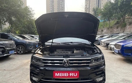 Volkswagen Tiguan II, 2021 год, 2 564 000 рублей, 4 фотография
