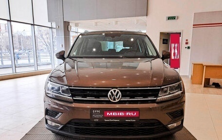 Volkswagen Tiguan II, 2017 год, 3 199 000 рублей, 2 фотография