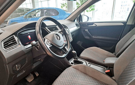 Volkswagen Tiguan II, 2017 год, 3 199 000 рублей, 18 фотография