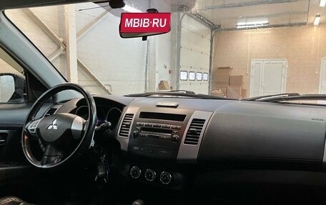 Mitsubishi Outlander III рестайлинг 3, 2011 год, 1 550 000 рублей, 3 фотография