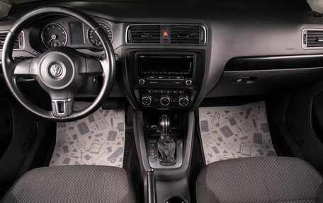 Volkswagen Jetta VI, 2012 год, 869 000 рублей, 8 фотография