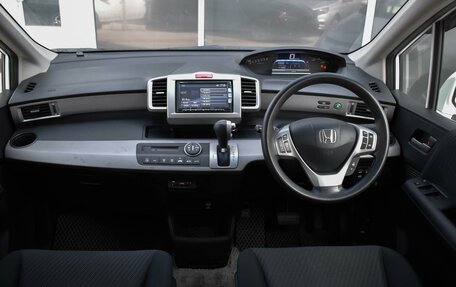 Honda Freed I, 2013 год, 1 420 000 рублей, 6 фотография