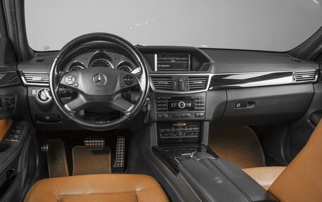 Mercedes-Benz E-Класс, 2011 год, 1 989 000 рублей, 6 фотография