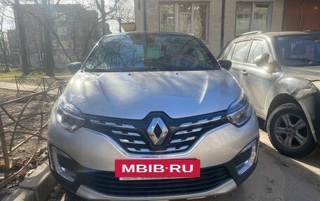 Renault Kaptur I рестайлинг, 2020 год, 1 800 000 рублей, 2 фотография