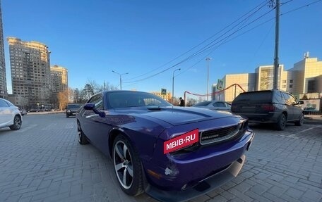 Dodge Challenger III рестайлинг 2, 2011 год, 2 400 000 рублей, 12 фотография